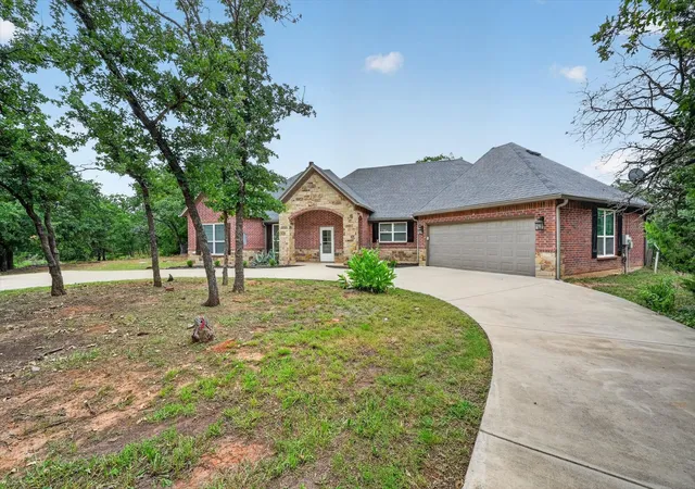 Photo 1 of Sale Pending at 6660 County Road 319, Alvarado, TX 76009 | MLS# 21313742 | Listing updated on 2026-09-11