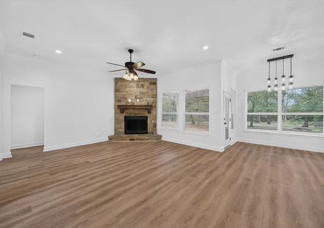 Photo 4 of Sale Pending at 6660 County Road 319, Alvarado, TX 76009 | MLS# 21313742 | Listing updated on 2026-09-11