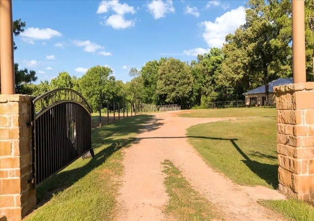 Photo 4 of Single family home for sale at 18598 Fm 1804, Lindale, TX 75771 | MLS# 21315245 | Listing updated on 2026-09-28