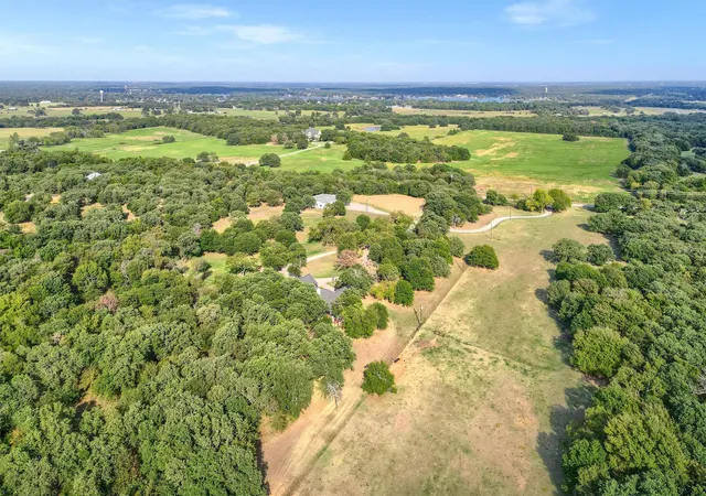 Photo 4 of House for sale at 1271 Fm 3496, Gainesville, TX 76240 | MLS# 21315143 | Listing updated on 2026-09-15