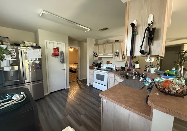 Photo 3 of Single family home for sale at 4017 Devonaire Dr, Aledo, TX 76008 | MLS# 21310046 | Listing updated on 2026-09-09