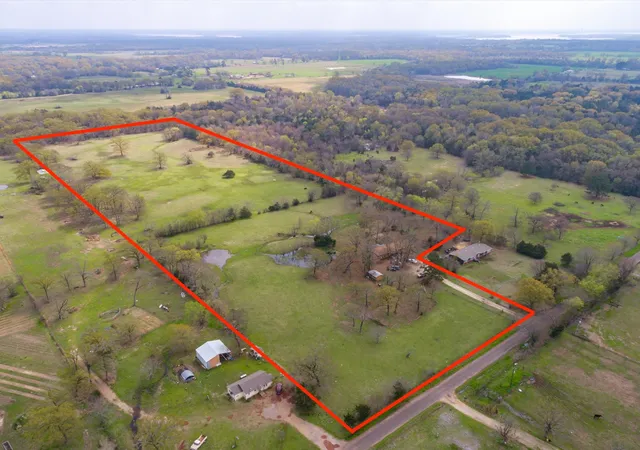 Photo 2 of Manufactured home for sale at 1940 County Rd 1800, Yantis, TX 75497 | MLS# 21310343 | Listing updated on 2026-09-11
