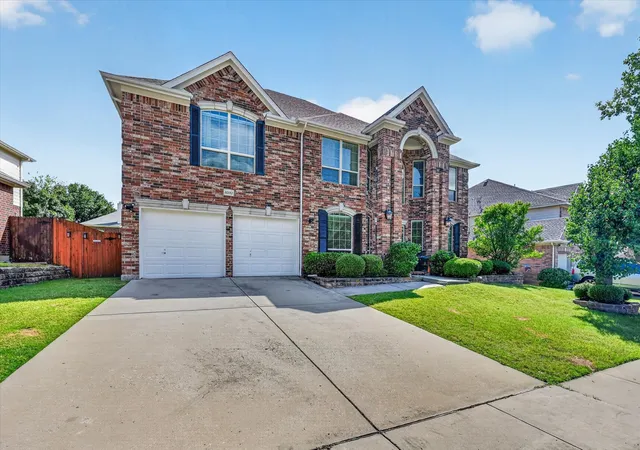 Photo 2 of Single family home for sale at 8332 Summer Park Dr, Fort Worth, TX 76123 | MLS# 21315227 | Listing updated on 2026-09-12