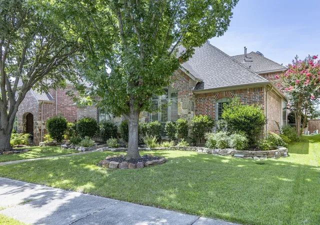 Photo 3 of Sale Pending at 5749 Noble Oak Ln, Frisco, TX 75033 | MLS# 21315593 | Listing updated on 2026-09-09