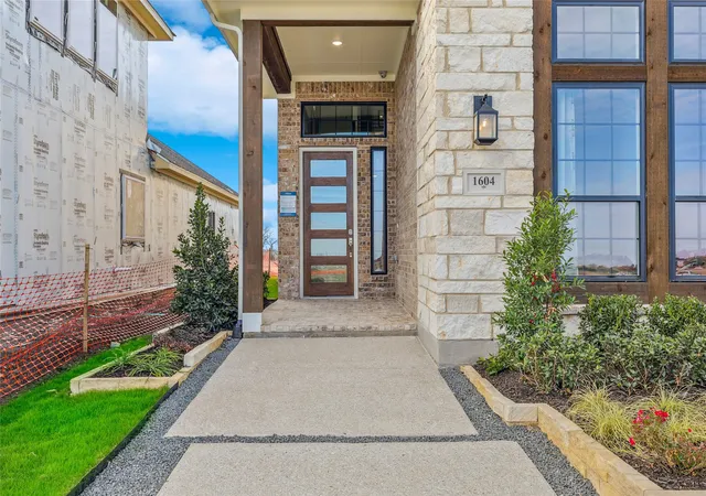 Photo 2 of Single family home for sale at 1604 Casting Rdg, Mesquite, TX 75181 | MLS# 21315612 | Listing updated on 2026-09-11