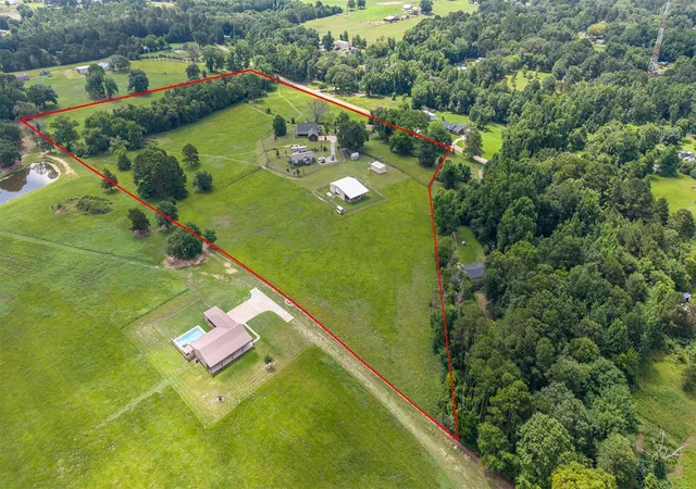 Photo 3 of House for sale at 15753 County Rd 223, Tyler, TX 75707 | MLS# 21315632 | Listing updated on 2026-09-11