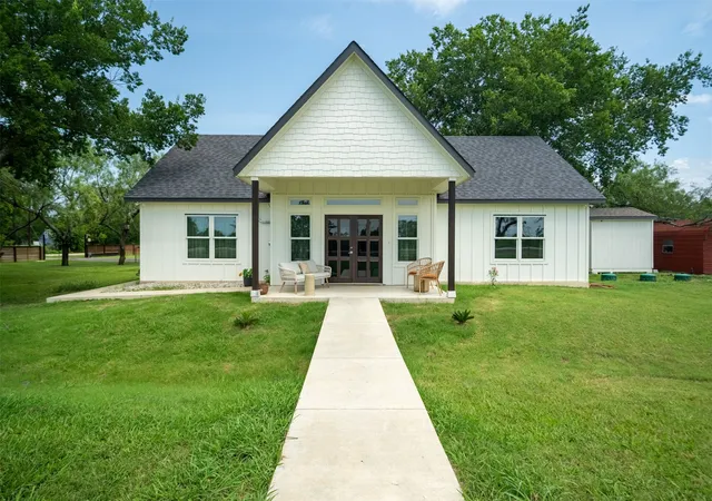 Photo 1 of Single family home for sale at 7002 Fair Rd, Kaufman, TX 75142 | MLS# 21310530 | Listing updated on 2026-09-12