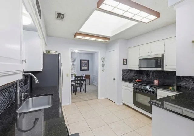 Photo 3 of Single family home for sale at 6300 Bronze Leaf Dr, Plano, TX 75023 | MLS# 21315833 | Listing updated on 2026-09-24