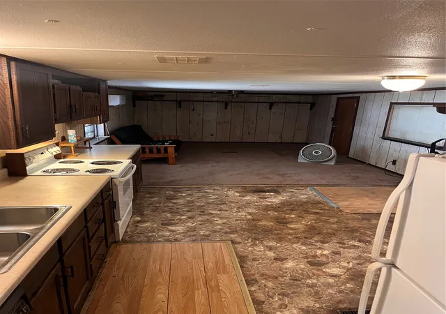 Photo 2 of Manufactured home for sale at 408 Private Road 7702, Emory, TX 75440 | MLS# 21315676 | Listing updated on 2026-09-13