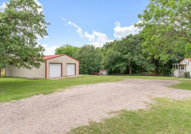 Photo 3 of Manufactured home for sale at 9556 County Road 2400, Quinlan, TX 75474 | MLS# 21315744 | Listing updated on 2026-10-05