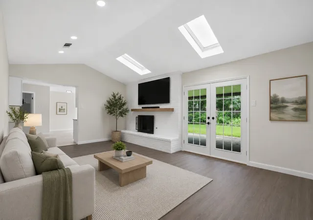 Photo 3 of Single family home for sale at 4348 Selkirk Dr W, Fort Worth, TX 76109 | MLS# 21316266 | Listing updated on 2026-09-14