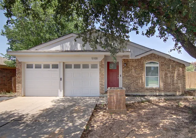 Photo 1 of Single family home for sale at 5100 Hawkins Cemetery Rd, Arlington, TX 76017 | MLS# 21315910 | Listing updated on 2026-09-13
