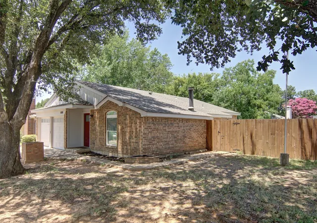 Photo 3 of Single family home for sale at 5100 Hawkins Cemetery Rd, Arlington, TX 76017 | MLS# 21315910 | Listing updated on 2026-09-13