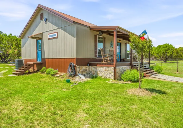 Photo 3 of House for sale at 1271 Private 2120 Rd, Meridian, TX 76665 | MLS# 21312363 | Listing updated on 2026-09-10