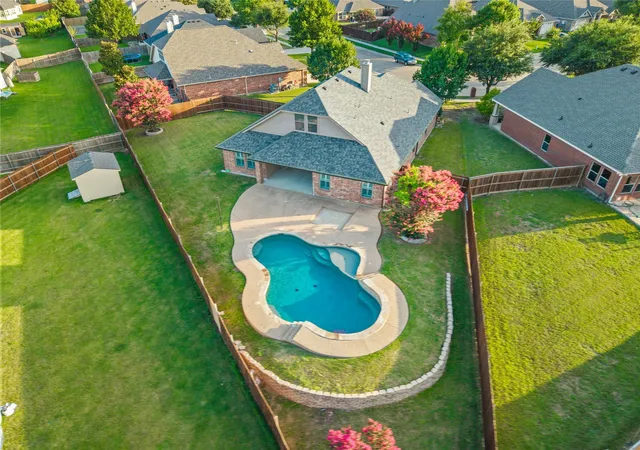 Photo 2 of Single family home for sale at 164 Horseshoe Bnd, Waxahachie, TX 75165 | MLS# 21316524 | Listing updated on 2026-09-14