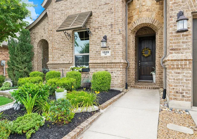 Photo 2 of Sale Pending at 1509 9th St, Argyle, TX 76226 | MLS# 21311750 | Listing updated on 2026-09-08