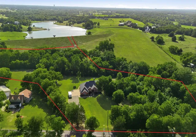 Photo 1 of Single family home for sale at 510 Saralvo Rd, Midlothian, TX 76065 | MLS# 21313372 | Listing updated on 2026-09-13