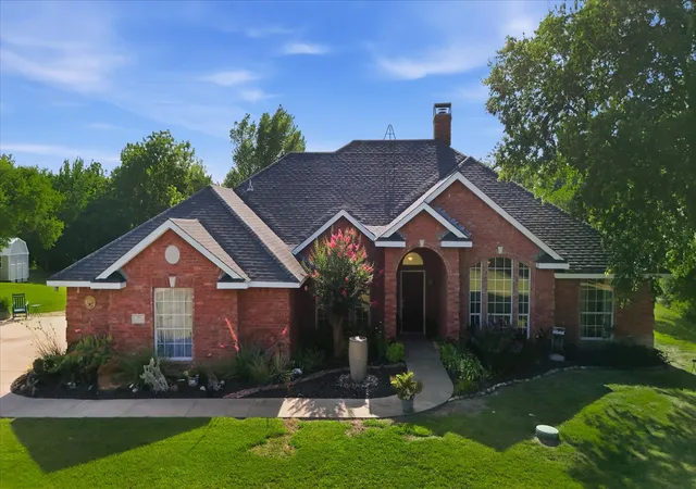 Photo 2 of Single family home for sale at 510 Saralvo Rd, Midlothian, TX 76065 | MLS# 21313372 | Listing updated on 2026-09-13