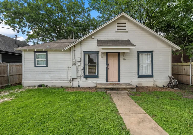 Photo 1 of Sale Pending at 714 Hines Ave, Waco, TX 76706 | MLS# 21311097 | Listing updated on 2026-09-10