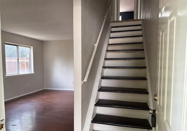 Photo 3 of Sale Pending at 7791 Los Gatos Dr, Dallas, TX 75232 | MLS# 21316493 | Listing updated on 2026-09-10