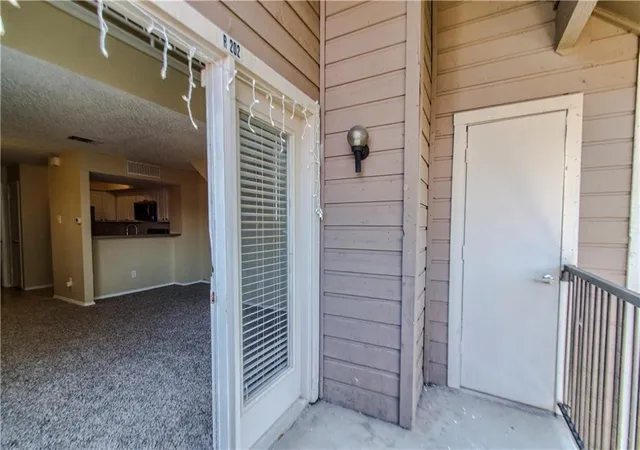 Photo 2 of Condo for sale at 9835 Walnut St #202, Dallas, TX 75243 | MLS# 21315147 | Listing updated on 2026-09-11