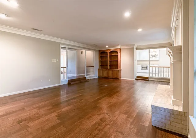 Photo 4 of Sale Pending at 3400 Dever Dr, Waco, TX 76708 | MLS# 21314668 | Listing updated on 2026-10-06