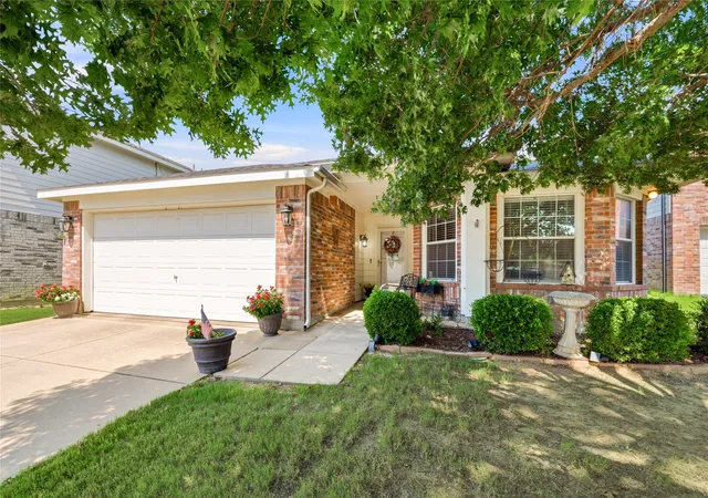 Photo 2 of Sale Pending at 9437 Pastime Ct, Fort Worth, TX 76244 | MLS# 21315408 | Listing updated on 2026-09-10