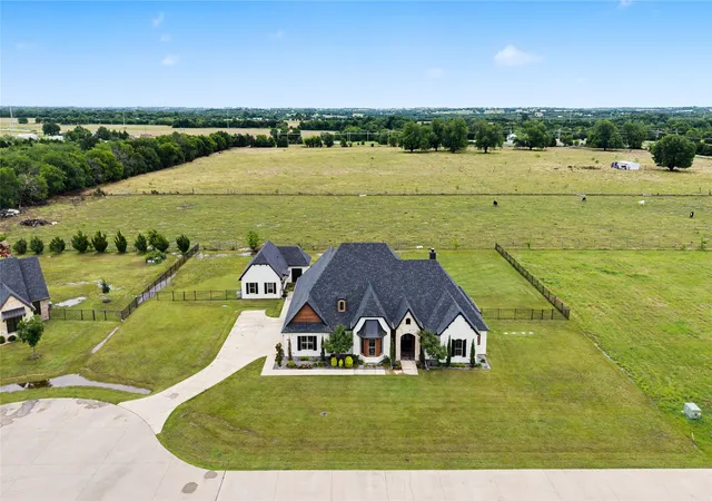 Photo 3 of Single family home for sale at 2909 Deer Run Trl, Farmersville, TX 75442 | MLS# 21288191 | Listing updated on 2026-09-09