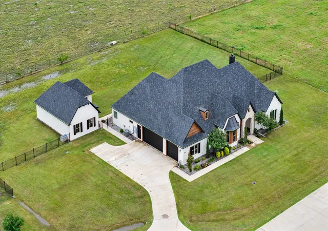 Photo 3 of Single family home for sale at 2909 Deer Run Trl, Farmersville, TX 75442 | MLS# 21288191 | Listing updated on 2026-09-09