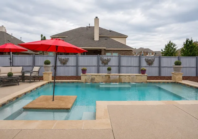 Photo 2 of Sale Pending at 1002 Grover Ct, Cedar Hill, TX 75104 | MLS# 21316285 | Listing updated on 2026-08-01