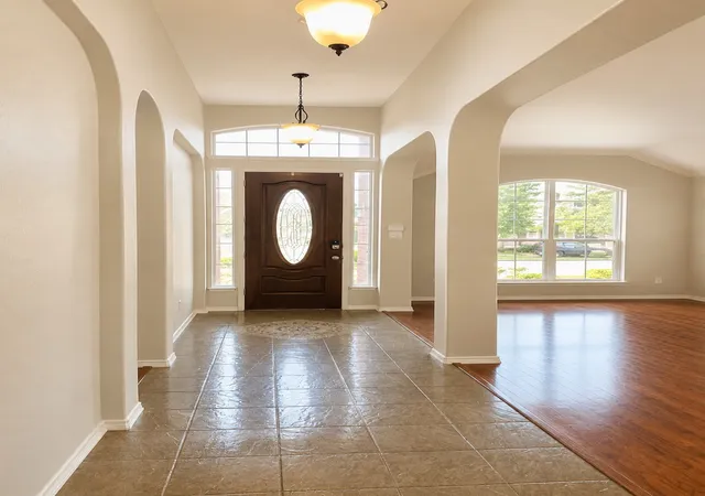 Photo 3 of Sale Pending at 1002 Grover Ct, Cedar Hill, TX 75104 | MLS# 21316285 | Listing updated on 2026-08-01