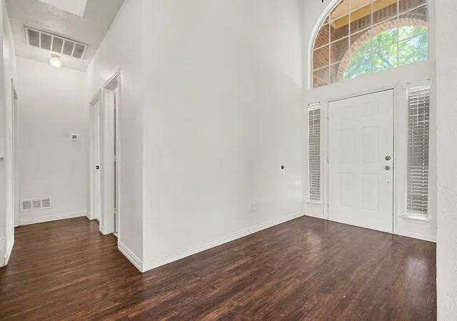 Photo 4 of Single family home for sale at 2221 Pittner Ln, Plano, TX 75025 | MLS# 21315645 | Listing updated on 2026-09-08