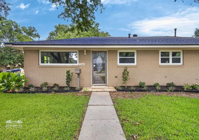 Photo 2 of Single family home for sale at 2214 Wakefield Ave, Bossier City, LA 71111 | MLS# 21316803 | Listing updated on 2026-10-01