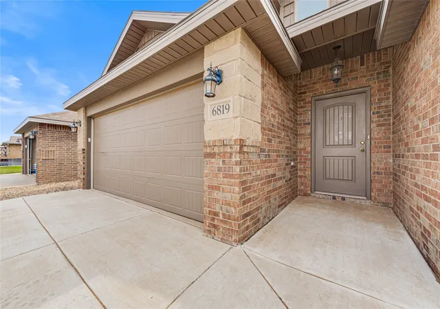 Photo 3 of Sale Pending at 6819 Brush Dr, Midland, TX 79705 | MLS# 21284941 | Listing updated on 2026-10-01