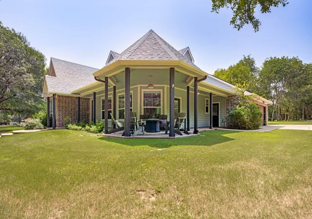 Photo 2 of Single family home for sale at 124 Neva Ln, Denison, TX 75020 | MLS# 21316505 | Listing updated on 2026-09-12