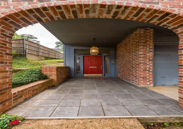 Photo 3 of Sale Pending at 300 Pierremont Rd #40, Shreveport, LA 71106 | MLS# 21317221 | Listing updated on 2026-09-11