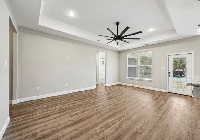 Photo 3 of Single family home for sale at 505 S Sky Ct, Granbury, TX 76049 | MLS# 21317358 | Listing updated on 2026-09-08