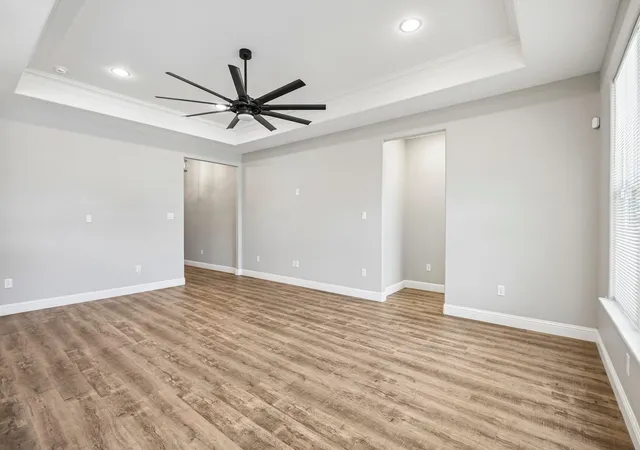 Photo 3 of Single family home for sale at 505 S Sky Ct, Granbury, TX 76049 | MLS# 21317358 | Listing updated on 2026-09-08
