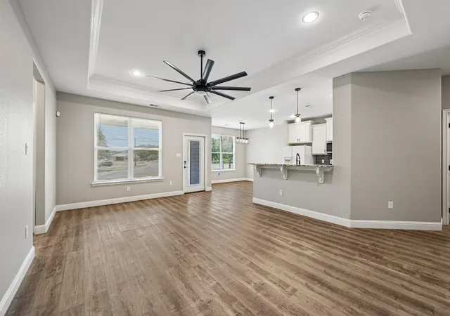 Photo 4 of Single family home for sale at 505 S Sky Ct, Granbury, TX 76049 | MLS# 21317358 | Listing updated on 2026-09-08