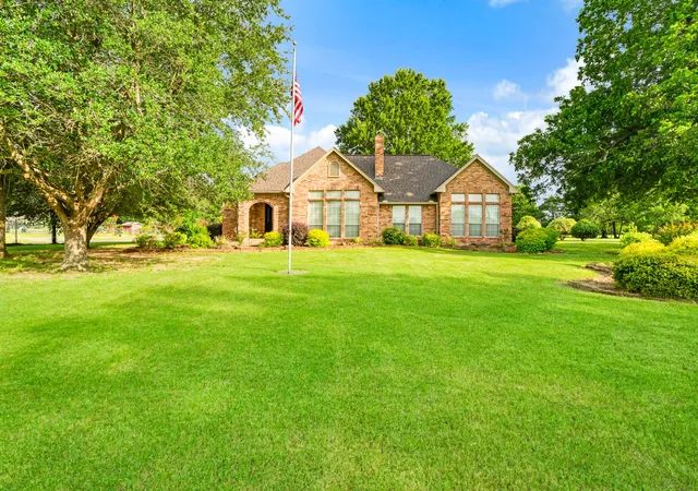 Photo 2 of Single family home for sale at 4585 Farm Road 195, Paris, TX 75462 | MLS# 21316690 | Listing updated on 2026-07-30