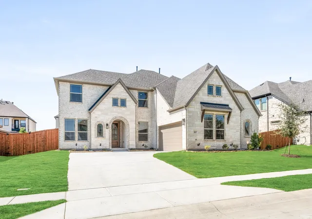 Photo 3 of Single family home for sale at 1027 Emerald Trace Dr, Justin, TX 76247 | MLS# 21317179 | Listing updated on 2026-09-08