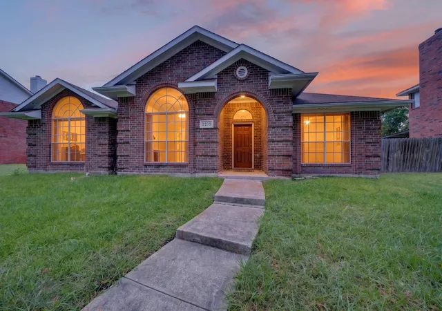 Photo 2 of Single family home for sale at 2209 Dana Dr, Rowlett, TX 75088 | MLS# 21253710 | Listing updated on 2026-09-14