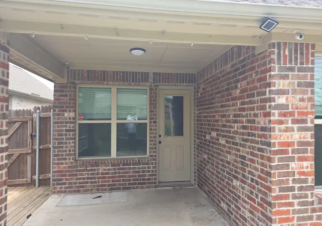 Photo 2 of Single family home for sale at 7505 Rothbury Dr, Fort Worth, TX 76179 | MLS# 21316641 | Listing updated on 2026-09-09