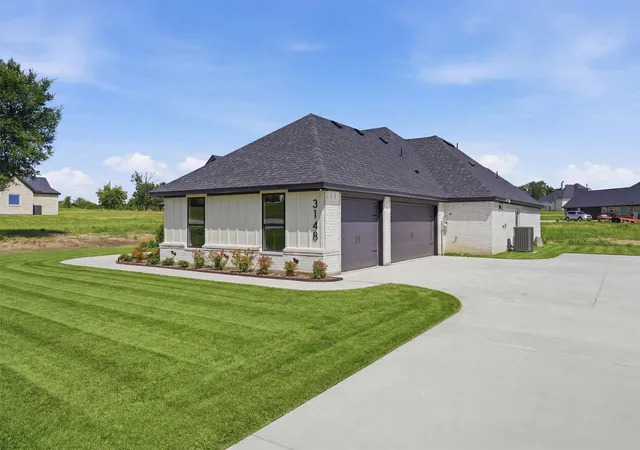 Photo 3 of Single family home for sale at 3148 Infinity Dr, Weatherford, TX 76087 | MLS# 21315137 | Listing updated on 2026-09-12