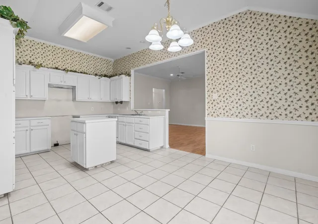 Photo 3 of Single family home for sale at 1005 Cheyenne Trl, Hewitt, TX 76643 | MLS# 21315459 | Listing updated on 2026-09-20