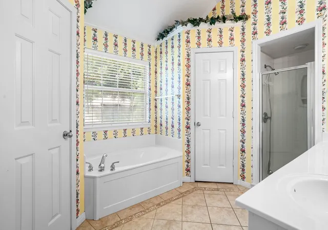 Photo 4 of Single family home for sale at 1005 Cheyenne Trl, Hewitt, TX 76643 | MLS# 21315459 | Listing updated on 2026-09-20