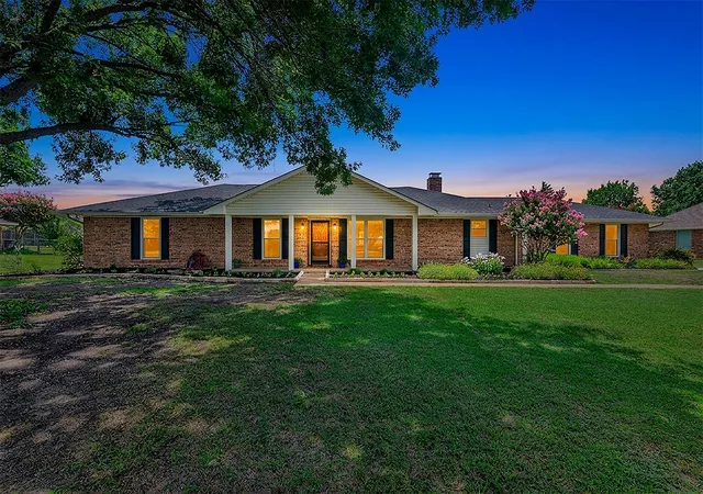 Photo 1 of Single family home for sale at 14000 Red Wood Cir N, Frisco, TX 75035 | MLS# 21316610 | Listing updated on 2026-09-15