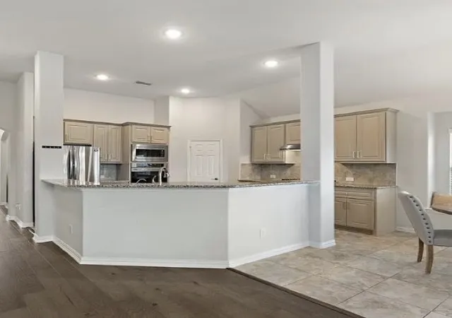 Photo 2 of Single family home for sale at 528 Shasta St, De Soto, TX 75115 | MLS# 21316338 | Listing updated on 2026-09-12