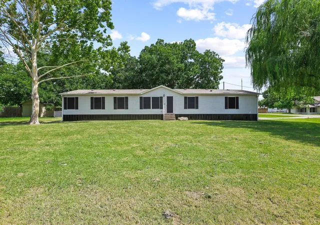 Photo 2 of Manufactured home for sale at 201 S Main St, Dodd City, TX 75438 | MLS# 21316209 | Listing updated on 2026-10-20