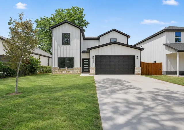 Photo 1 of Single family home for sale at 3309 Thannisch Ave, Fort Worth, TX 76105 | MLS# 21318357 | Listing updated on 2026-09-11